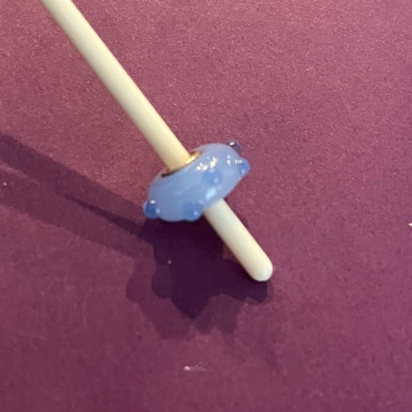 Trollbeads Pale Blue Bud glass bead. - Picture 4 of 7